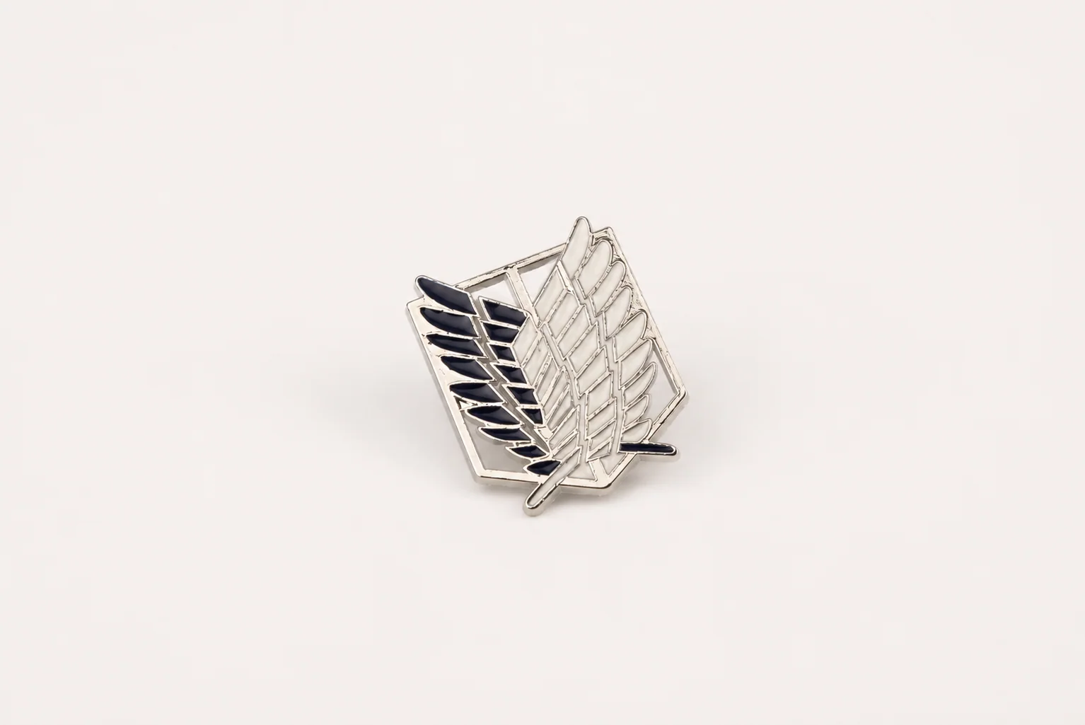 Scout Regiment | 4 cm | Metal | Anime Pin | Attack On Titan thumbnail 2